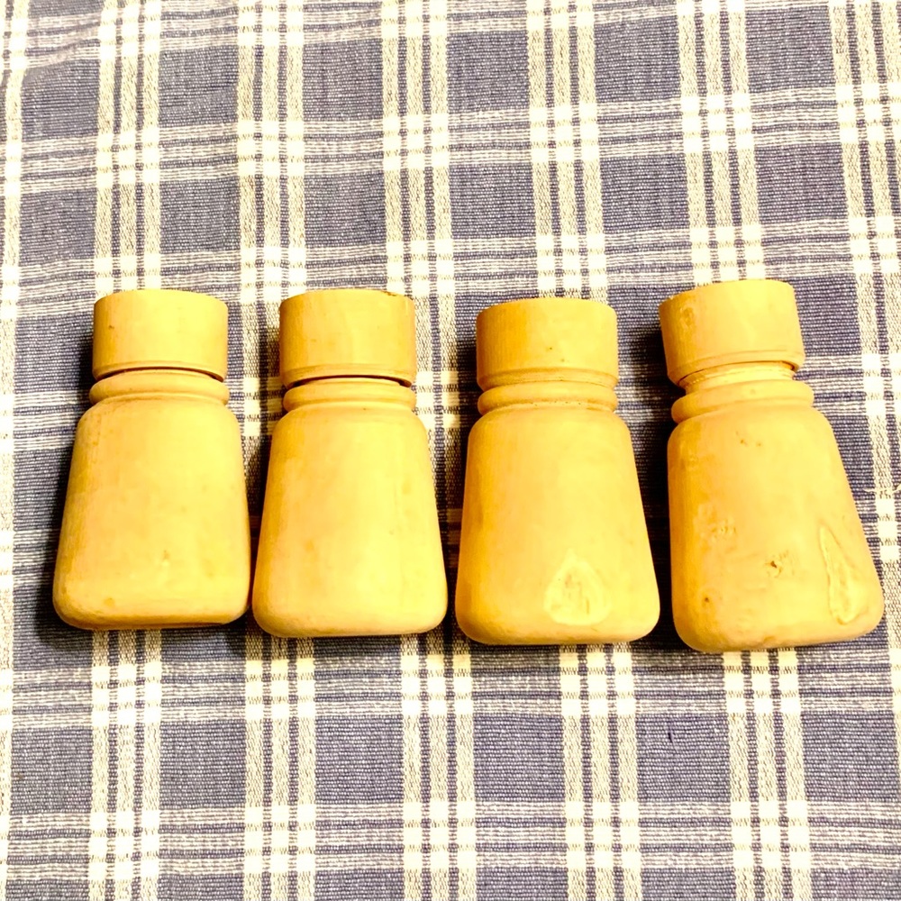 ☃️ ⛺️🎁NEW, VTG. FRENCH DESIGNER PICNIC, MINI SALT & PEPPER, WOOD